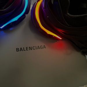 Meet your Posher, Adrian